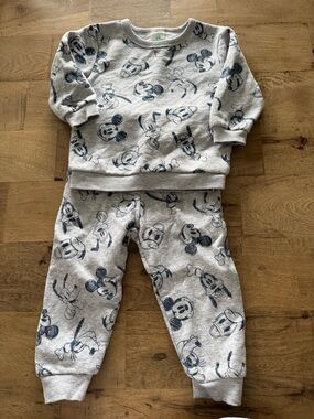Disney Gray Mickey Mouse Print Sweatshirt & Jogger Set size 24 months